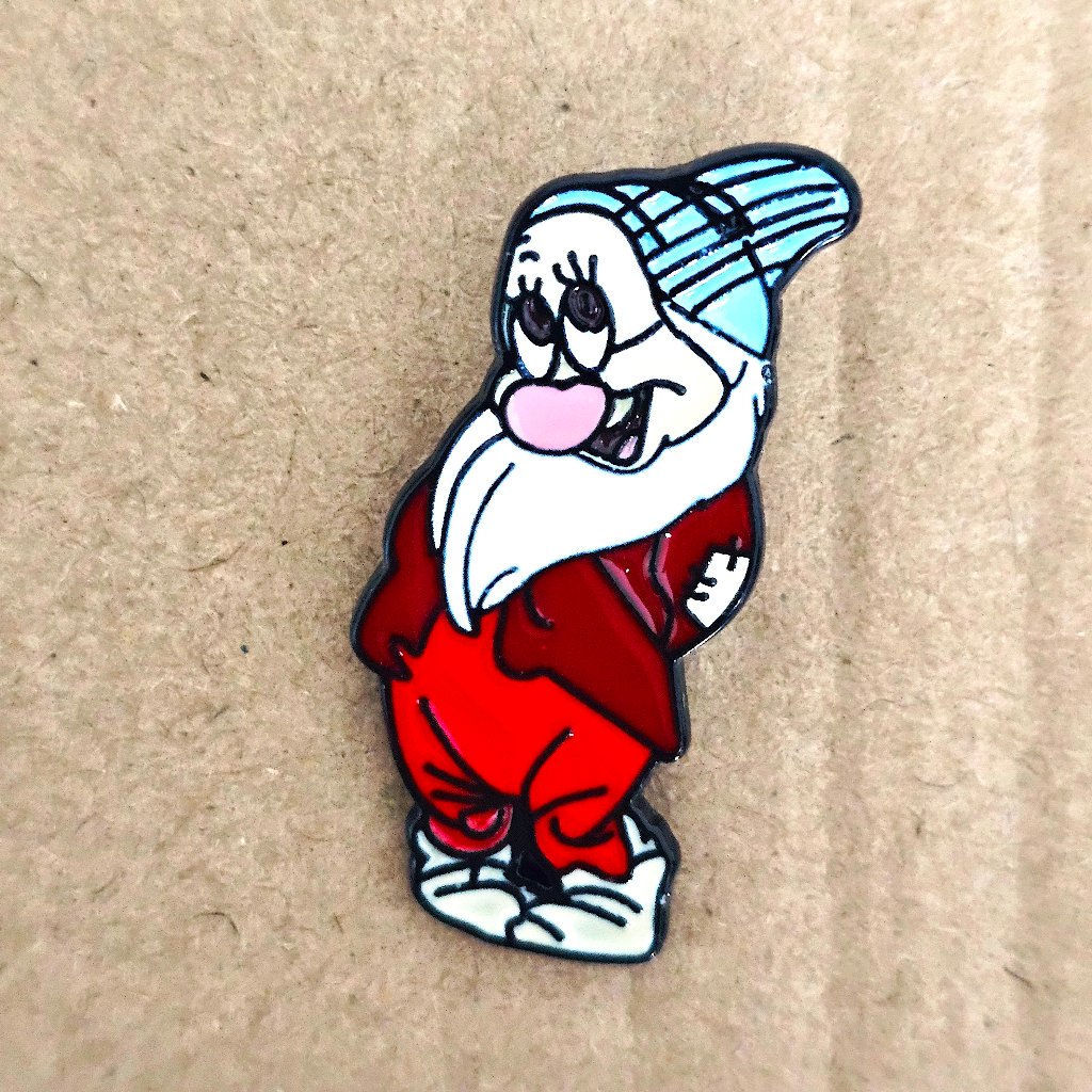 Disney Vintage Bashful Dwarf Enamel Pin Snow White Collectible Classic Style 15$